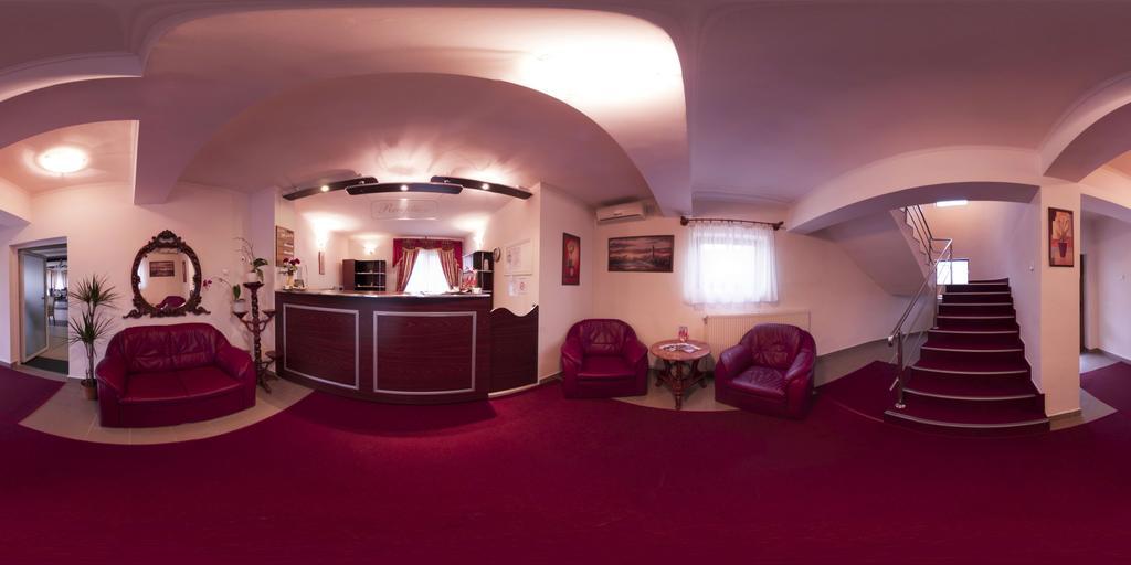 Hotel Melody Сату-Маре Экстерьер фото