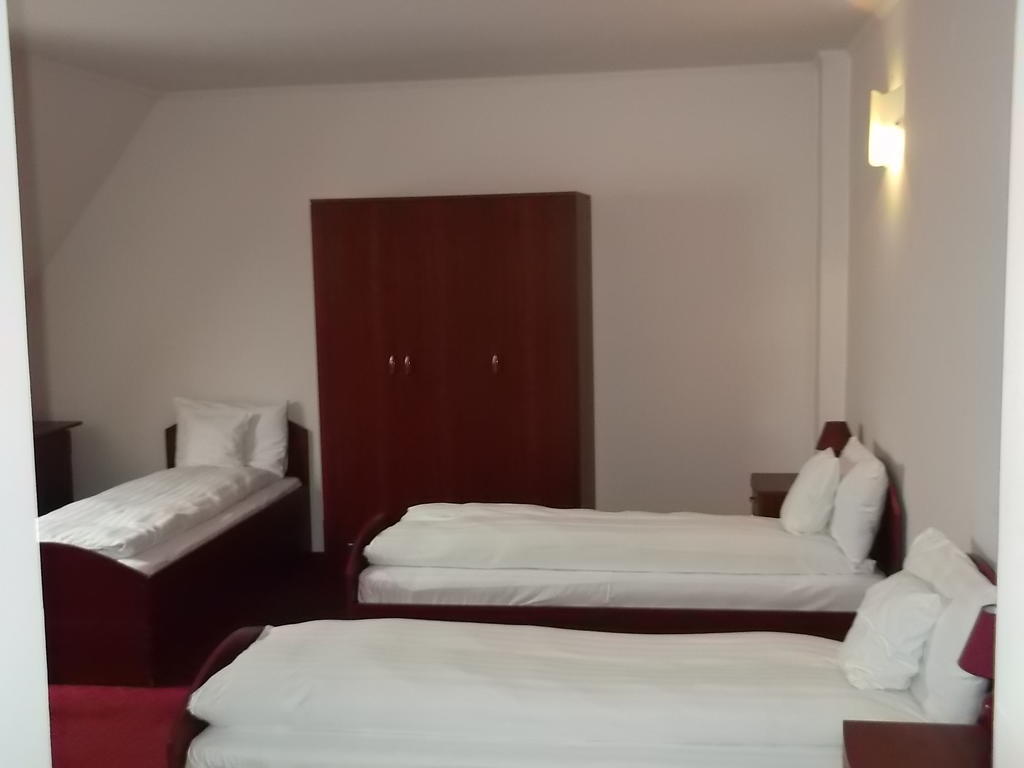 Hotel Melody Сату-Маре Номер фото