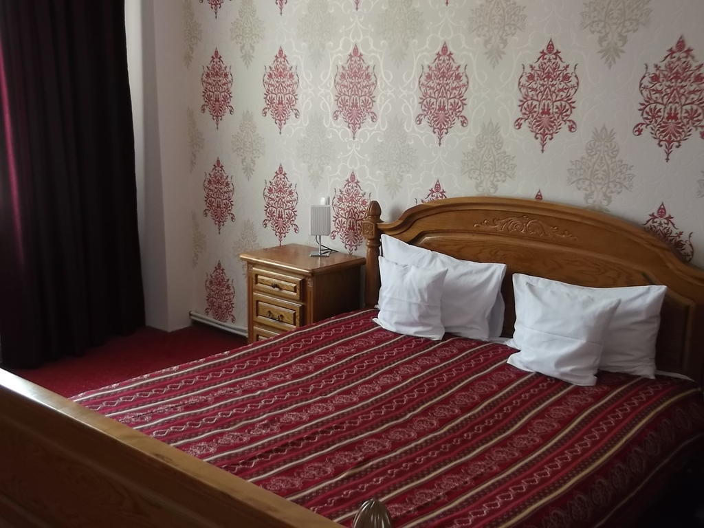 Hotel Melody Сату-Маре Номер фото